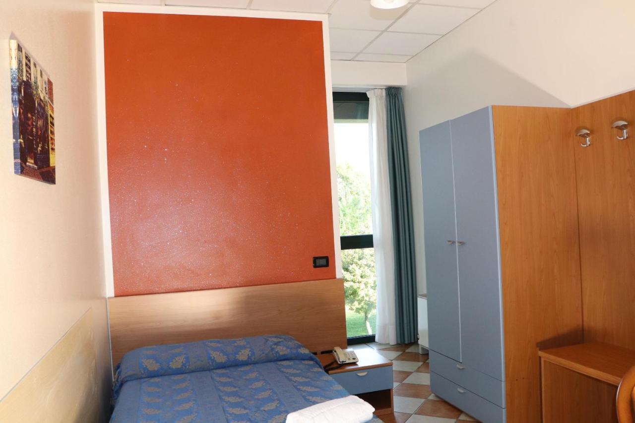 Amira Palace 3*