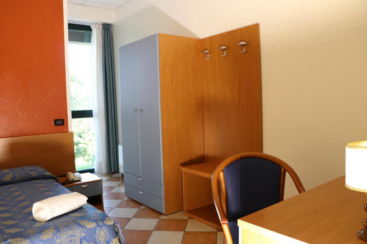 Amira Palace Castel Goffredo